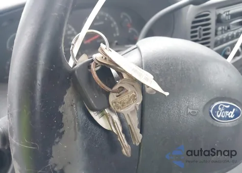 2003 Ford F-150 Xl/Xlt из США, поврежденный, VIN 1FTRF17233NB00510